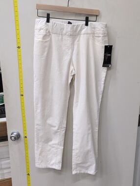 Appleseed's SlimSation Cream Color Pants. Soft Fine Corduroy